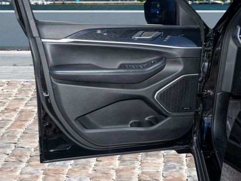 Used 2023 Jeep Grand Cherokee Trailhawk w/ Luxury Tech Group III image 11