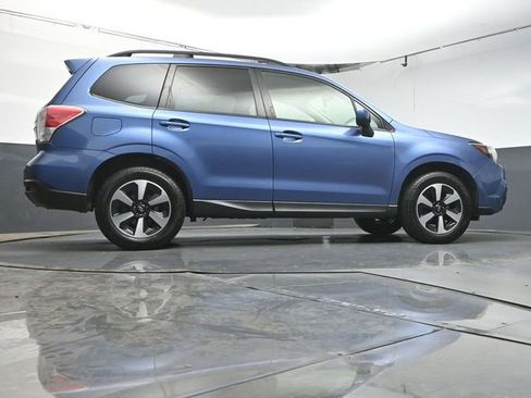 Used 2018 Subaru Forester 2.5i Premium w/ All-Weather Package AWD/4WD image 31