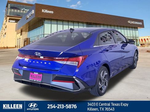 Used 2025 Hyundai Elantra SEL image 9