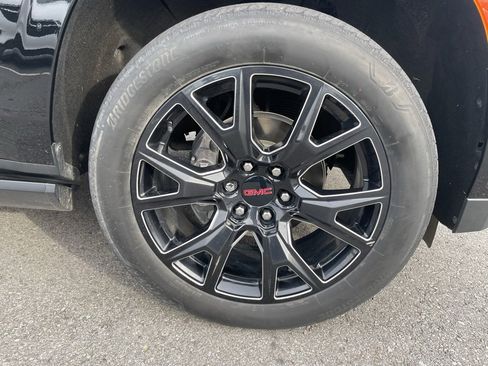 Used 2023 GMC Yukon XL Denali w/ Denali Reserve Package image 33