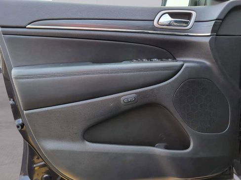 Used 2021 Jeep Grand Cherokee Limited image 13