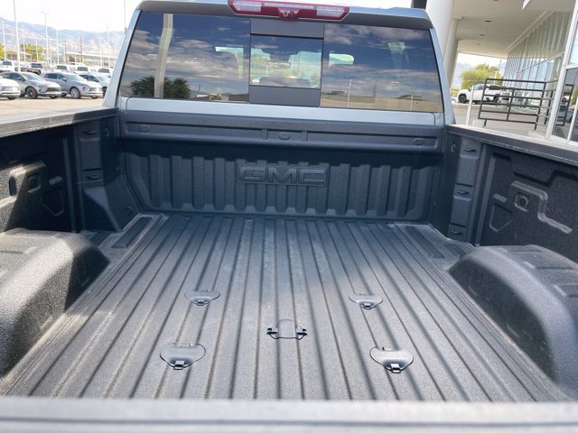 Used 2025 GMC Sierra 3500 AT4 w/ AT4 Premium Plus Package AWD/4WD image 16