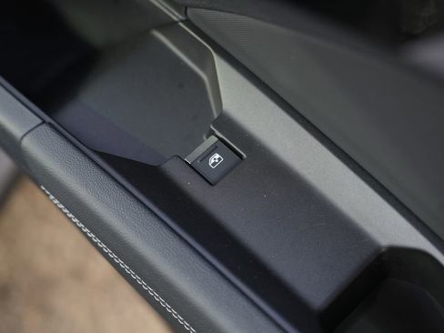 Used 2024 Audi Q4 e-tron Premium Plus w/ Premium Plus image 38