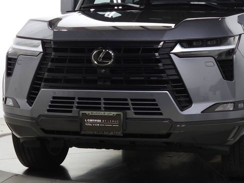 Certified 2024 Lexus GX 550 w/ Accessory Package (2T) AWD/4WD image 3