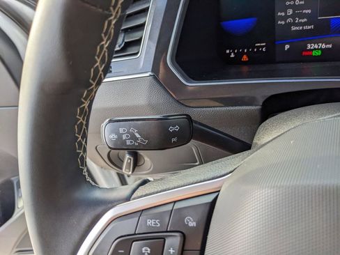 Certified 2022 Volkswagen Tiguan SE w/ Panoramic Sunroof Package image 30