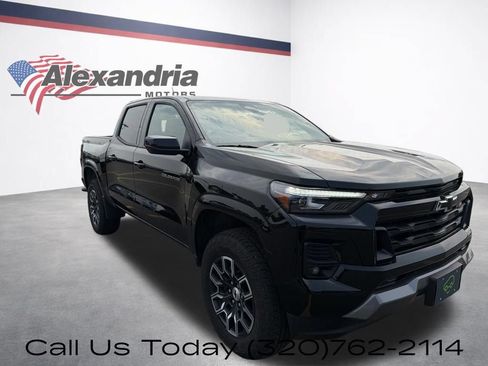 Used 2026 Chevrolet Colorado Z71 AWD/4WD image 3