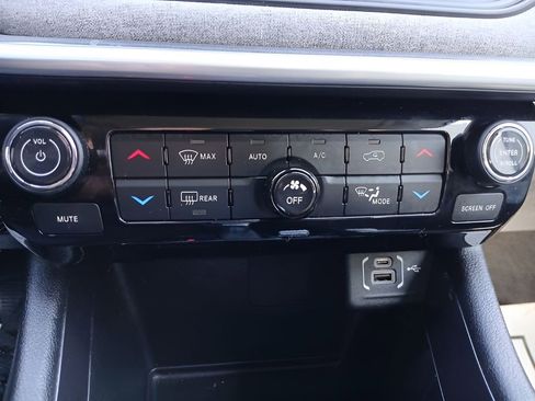 Used 2022 Jeep Compass Latitude w/ Convenience Group AWD/4WD image 16