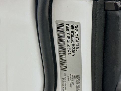 Used 2023 Jeep Grand Cherokee Altitude image 12