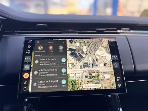 Used 2025 Land Rover Range Rover Sport SE image 13