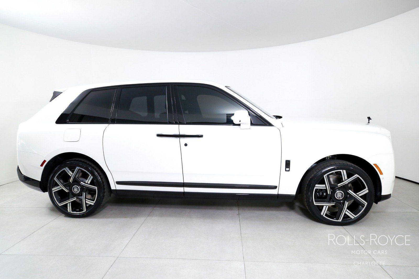 Used 2026 Rolls-Royce Cullinan AWD/4WD image 10
