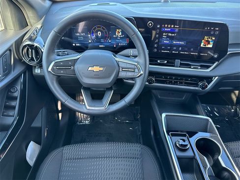 Used 2026 Chevrolet Equinox LT image 21