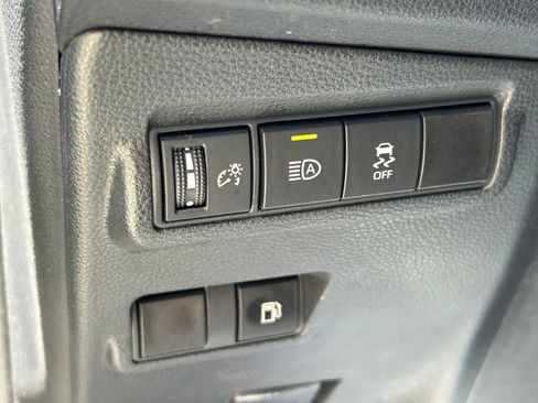Used 2024 Toyota Corolla Cross AWD Hybrid image 24