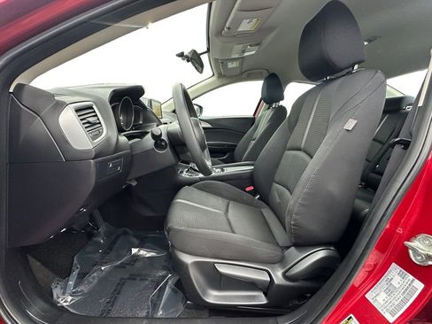 Used 2017 MAZDA MAZDA3 Sport w/ Preferred Equipment Package image 9