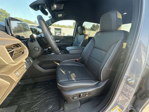 New 2026 Chevrolet Silverado EV LT image 18