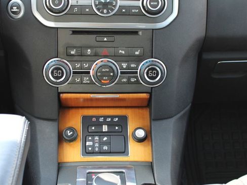 Used 2014 Land Rover LR4 HSE image 12