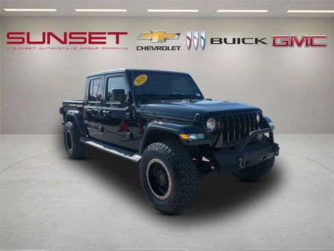 Used 2020 Jeep Gladiator Overland w/ Safety Group image 1
