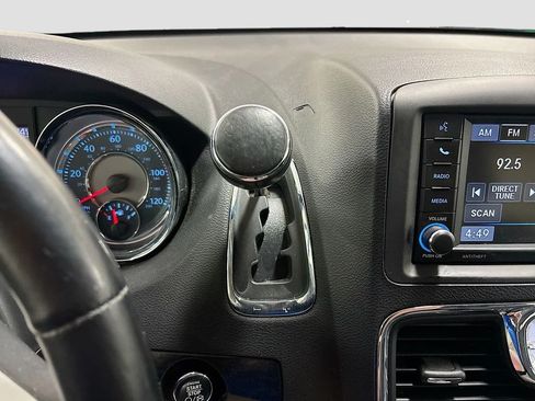 Used 2015 Chrysler Town & Country Touring w/ Driver Convenience Group FWD image 15