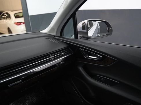 Used 2018 Audi Q7 3.0T Prestige image 24