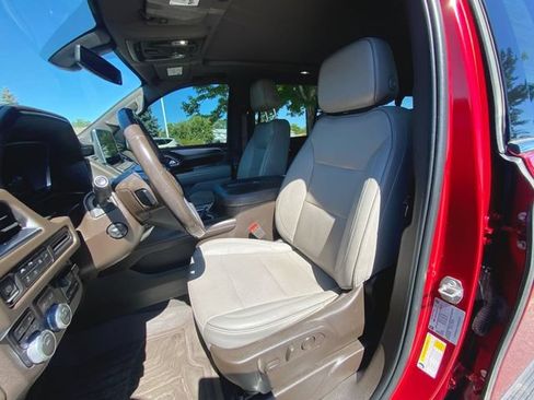 Used 2022 GMC Yukon XL SLT w/ SLT Premium Package AWD/4WD image 11