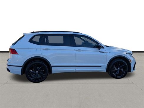 Used 2024 Volkswagen Tiguan SE R-Line w/ MDO Package, Three-Row image 7