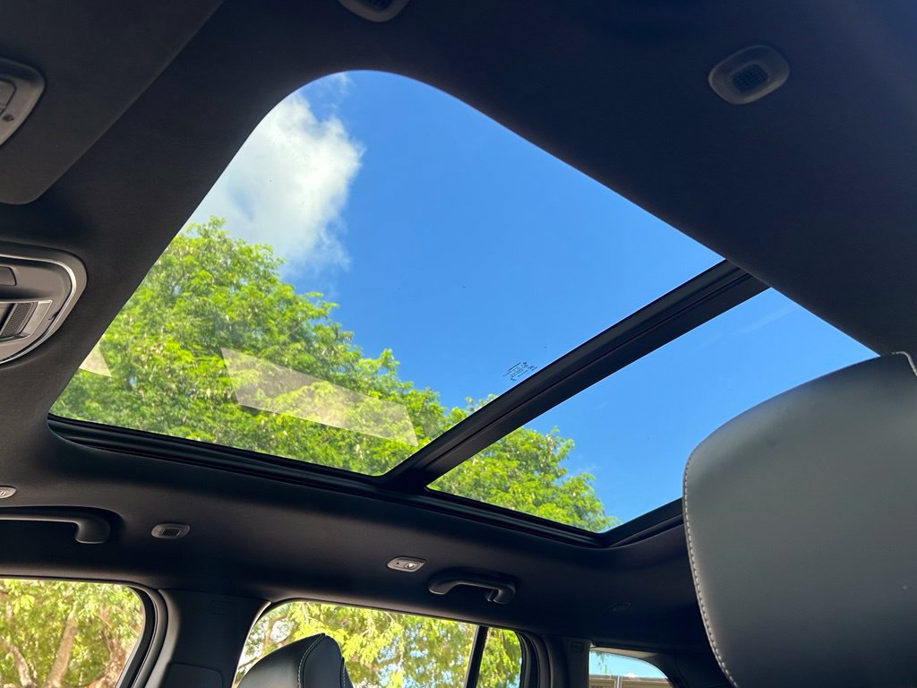 Certified 2025 Jeep Grand Cherokee Limited w/ Black Appearance Package RWD image 18