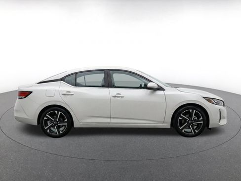 Used 2025 Nissan Sentra SV FWD image 11