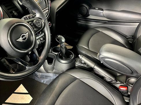 Used 2018 MINI Cooper 2-Door Hardtop FWD image 17