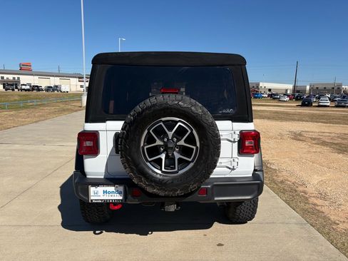 Used 2024 Jeep Wrangler Unlimited Rubicon w/ Convenience Group image 7
