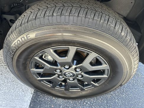 Used 2025 Toyota 4Runner SR5 image 3