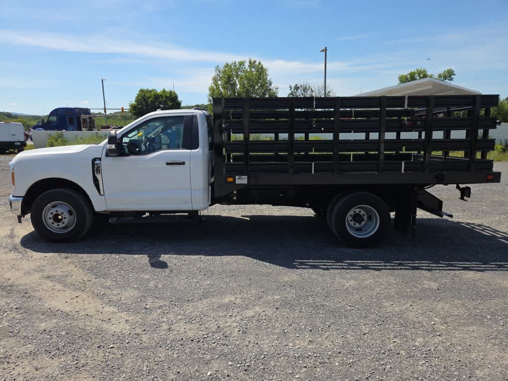 New 2025 Ford F350 XL w/ XL Chrome Package RWD image 4