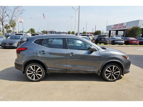 Used 2018 Nissan Rogue Sport SL FWD image 5