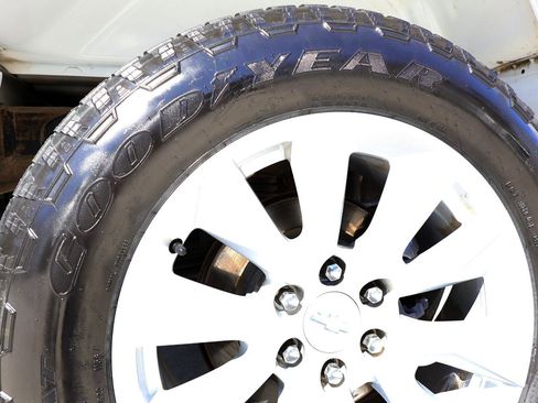 Used 2020 Chevrolet Silverado 1500 Custom w/ Custom Value Package image 29