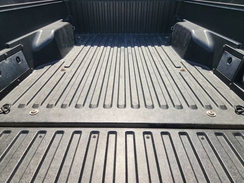 Used 2017 Toyota Tacoma TRD Sport AWD/4WD image 22