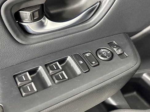 Used 2025 Honda Pilot Sport image 11