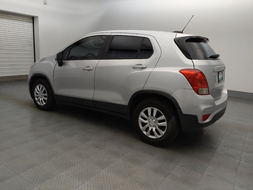 Used 2018 Chevrolet Trax LS w/ LPO, Cargo Package FWD image 3