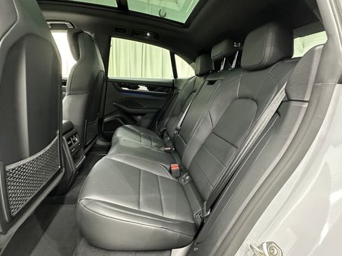 Certified 2025 Porsche Macan Electric image 20