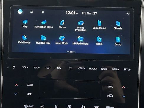 Used 2023 Hyundai Tucson Limited w/ Winter Package image 17