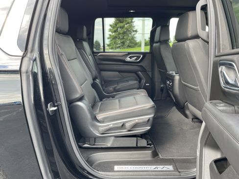 Used 2023 Chevrolet Suburban High Country AWD/4WD image 25