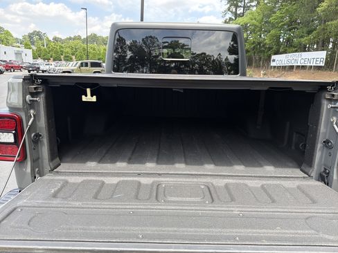 Used 2020 Jeep Gladiator Rubicon AWD/4WD image 31