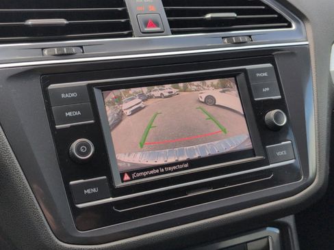 Used 2021 Volkswagen Tiguan S image 38