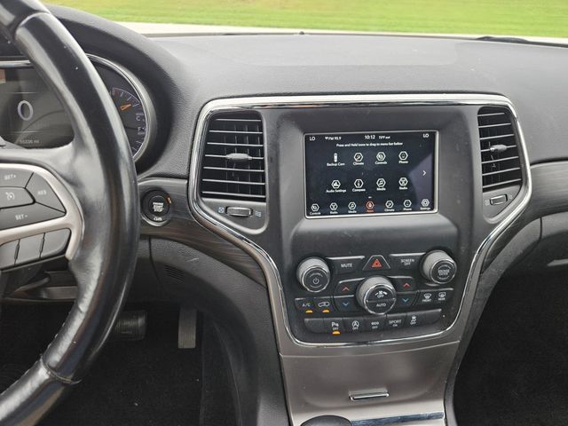 Used 2021 Jeep Grand Cherokee Laredo AWD/4WD image 17