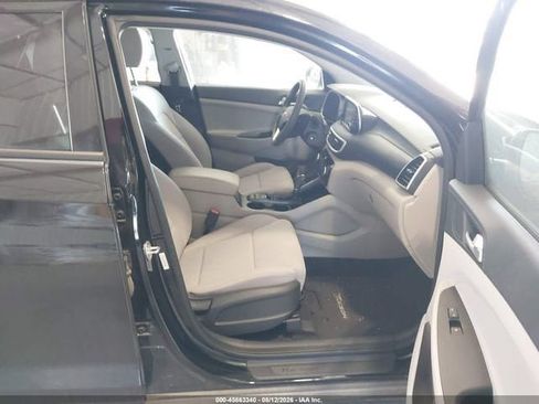 Used 2021 Hyundai Tucson SE FWD image 4