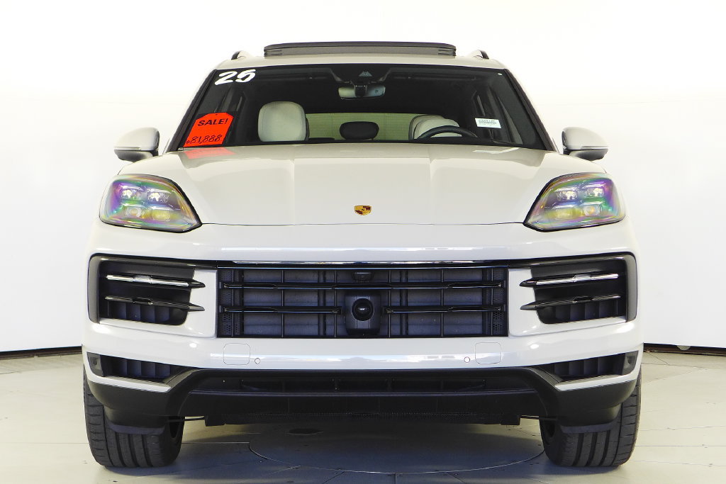 Used 2025 Porsche Cayenne AWD/4WD image 3