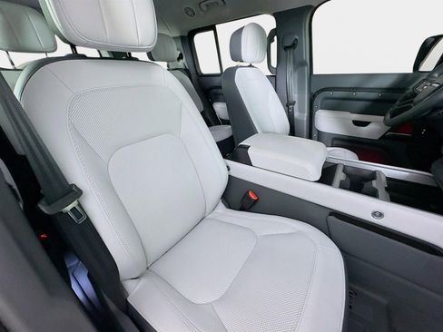 Used 2025 Land Rover Defender 130 V8 image 27