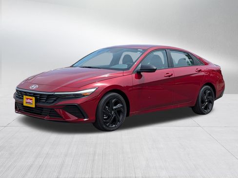 New 2026 Hyundai Elantra SEL FWD image 2