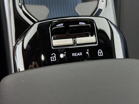 New 2026 Volvo EX30 Plus AWD/4WD image 17