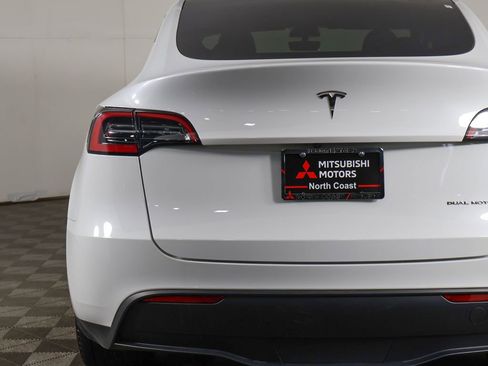 Used 2023 Tesla Model Y AWD image 14