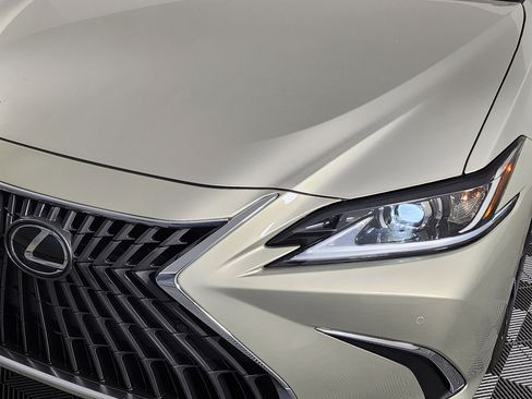 New 2025 Lexus ES 350 w/ Premium Package image 10