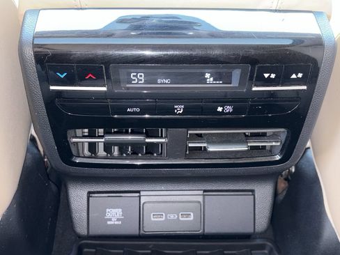 Used 2023 Acura MDX SH-AWD w/ Technology Package image 32