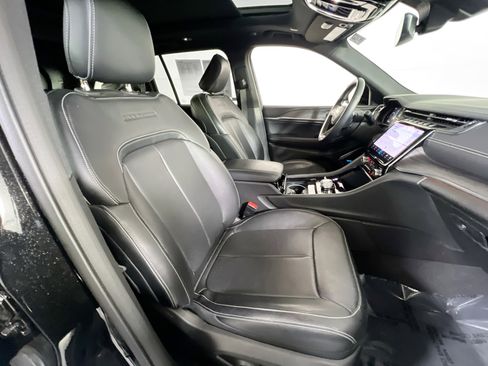 Used 2022 Jeep Grand Cherokee Overland image 29